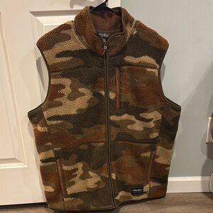 Eddie Bauer Men’s Camouflage Sherpa Fleece Vest